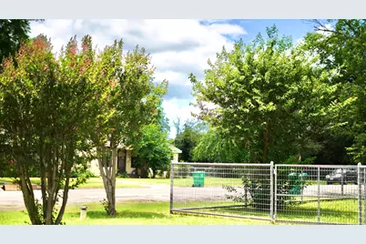 501 N 10th Street, San Saba, TX 76877 - Photo 9