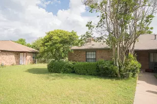 1731 Dynasty Cir, Glenn Heights, TX 75154 - Photo 9
