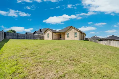 702 Chester Court, Ennis, TX 75119 - Photo 25