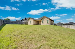 702 Chester Ct, Ennis, TX 75119 - Photo 25