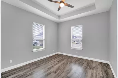 702 Chester Court, Ennis, TX 75119 - Photo 11