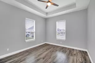 702 Chester Ct, Ennis, TX 75119 - Photo 11