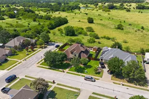 600 Aspen St, Pilot Point, TX 76258 - Photo 37