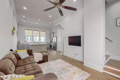 638 Dalton Lane #802, Irving, TX 75039 - Photo 5