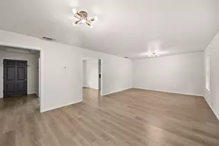 905 McKinney Ave, Princeton, TX 75407 - Photo 3