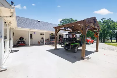 111 Lone Star Drive, Gainesville, TX 76240 - Photo 5