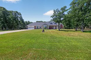 111 Lone Star Dr, Gainesville, TX 76240 - Photo 1