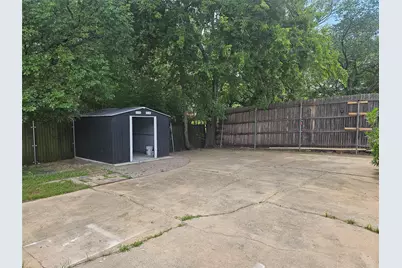 200 E Denton Drive, Euless, TX 76039 - Photo 15