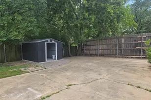 200 E Denton Dr, Euless, TX 76039 - Photo 15