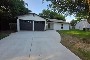 715 N Deerfield Cir, Arlington, TX 76015 - Photo 35