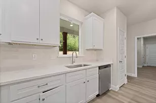 702 Scudder St, Cleburne, TX 76033 - Photo 15