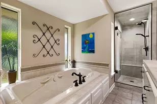 9519 Robin Meadow Dr, Dallas, TX 75243 - Photo 19