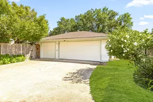9519 Robin Meadow Dr, Dallas, TX 75243 - Photo 27