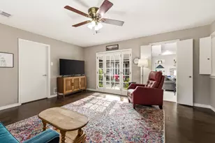 9519 Robin Meadow Dr, Dallas, TX 75243 - Photo 13