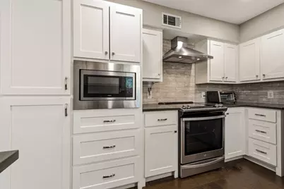 9519 Robin Meadow Drive, Dallas, TX 75243 - Photo 9