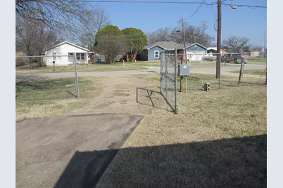 608 N Colorado Street, Whitney, TX 76692 - Photo 11