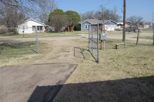 608 N Colorado St, Whitney, TX 76692 - Photo 11