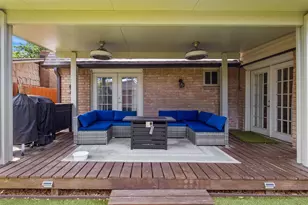 1310 Carriage Dr, Irving, TX 75062 - Photo 27