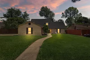 1310 Carriage Dr, Irving, TX 75062 - Photo 31