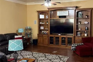 445 W Belknap St, Jacksboro, TX 76458 - Photo 9