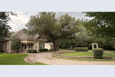 445 W Belknap Street, Jacksboro, TX 76458 - Photo 5