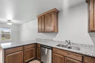 128 Abbey Park Ct, Granbury, TX 76049 - Photo 13