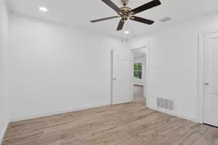 821 Gustav St, River Oaks, TX 76114 - Photo 13