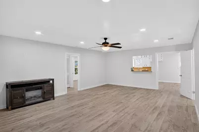 821 Gustave Street, River Oaks, TX 76114 - Photo 5