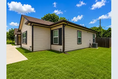 801 Meadowlark Circle, Granbury, TX 76049 - Photo 3