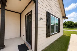 801 Meadowlark Cir, Granbury, TX 76049 - Photo 1