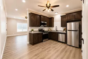 801 Meadowlark Cir, Granbury, TX 76049 - Photo 9
