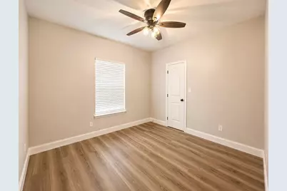 801 Meadowlark Circle, Granbury, TX 76049 - Photo 11