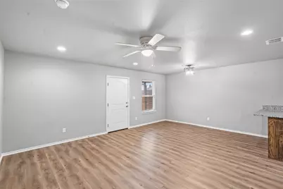 100 Abbey Park Court, Granbury, TX 76049 - Photo 7