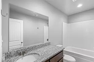 100 Abbey Park Ct, Granbury, TX 76049 - Photo 19