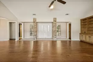 5601 Dye Dr, Arlington, TX 76013 - Photo 3