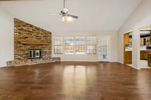 5601 Dye Dr, Arlington, TX 76013 - Photo 9