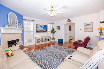 8335 Richmond Court, Irving, TX 75063 - Photo 9