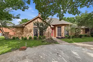 3719 Kelly Blvd, Carrollton, TX 75007 - Photo 3