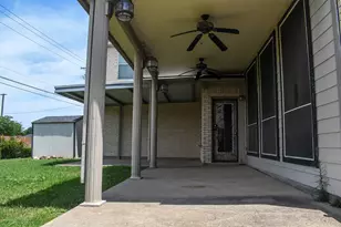 409 Royal Crest Dr, DeSoto, TX 75115 - Photo 3