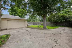 8628 San Souci Dr, Dallas, TX 75238 - Photo 25