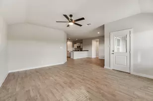 820 Lakeview Dr, Alvarado, TX 76009 - Photo 7
