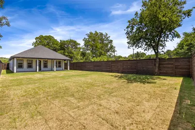 613 N Dwight Avenue, Dallas, TX 75211 - Photo 15