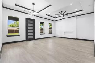 613 N Dwight Ave, Dallas, TX 75211 - Photo 7