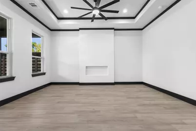 613 N Dwight Avenue, Dallas, TX 75211 - Photo 5