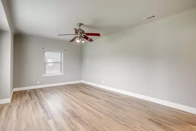 823 College Street, Cleburne, TX 76033 - Photo 5