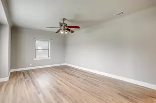 823 College St, Cleburne, TX 76033 - Photo 5