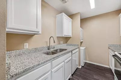 872 W Vanderbilt Street, Stephenville, TX 76401 - Photo 5