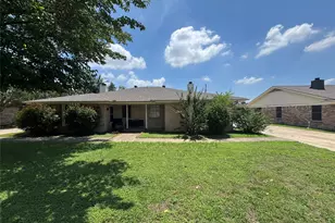 7704 Jennifer Ln, North Richland Hills, TX 76182 - Photo 1
