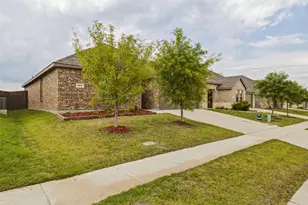 1210 Grand Vw Dr, Ennis, TX 75119 - Photo 3