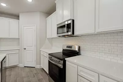 5520 Goodman Avenue, Fort Worth, TX 76107 - Photo 13